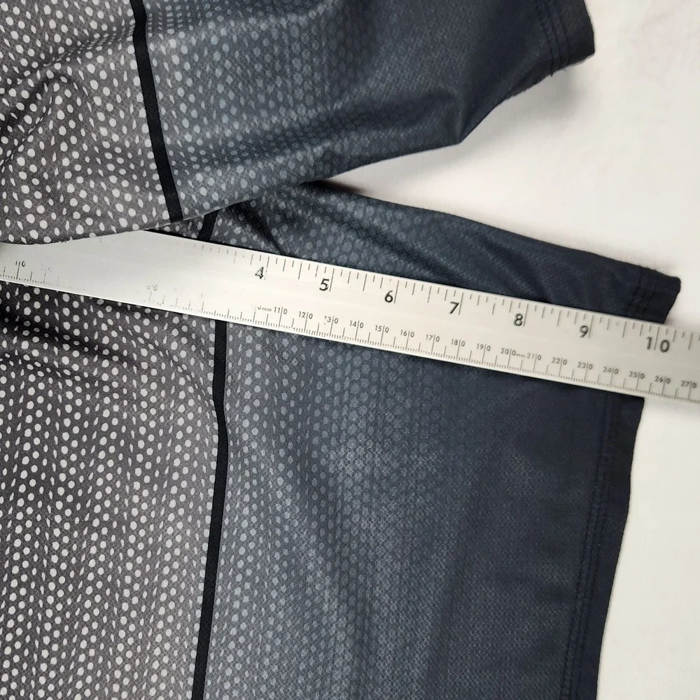 Oakley Board Shorts Mens 33 Gray Black Geometric Swim Trunks‎ Mesh Linerless